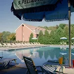 Avon Old Farms Hotel 